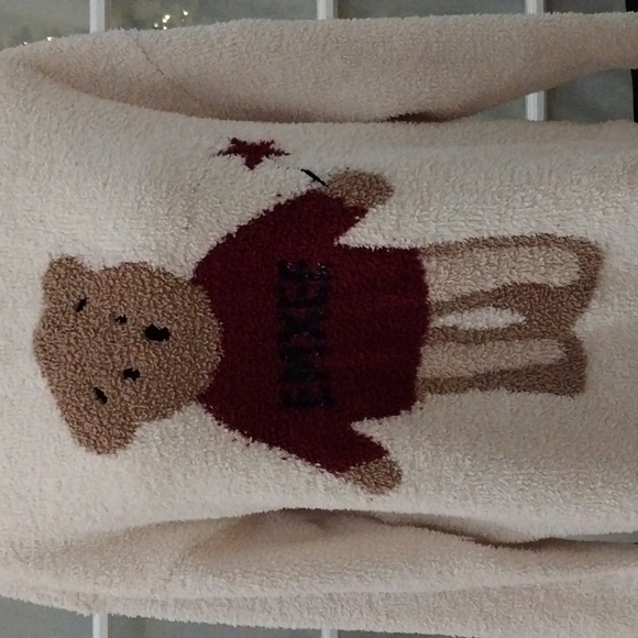 Rare Emxee Holiday Cream Crewneck Pullover Fuzzy Sweater Bear Logo Womens Size M - Picture 6 of 9